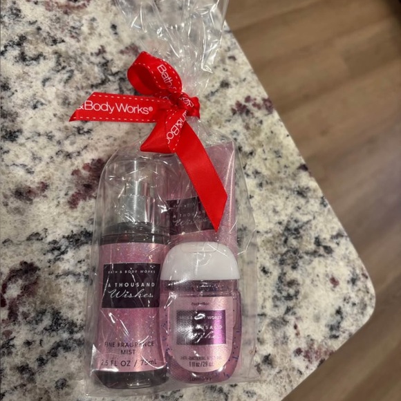 Bath & Body Works A Thousand Wishes Gift Set - Picture 2 of 2